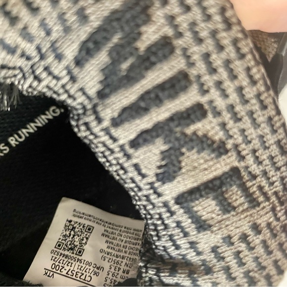 Nike React Infinity Running Shoes.Size 11.5 in excellent condition. - Picture 4 of 11